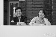 [만나고 싶었어요!] 김상욱, 유지원 “’뉴턴의 아틀리에적인 친구들을 위해 쓴 책”