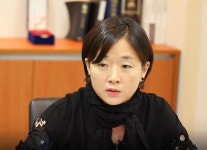 변호사유수정법률사무소 | 변호사 김수정 "여성은 포기하지 않는다"