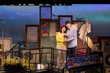 [더뮤지컬] 얼룩 같은 어제를 지우고, 먼지 같은 오늘을 털어내고…20년간 이어진 <빨래>의 위로