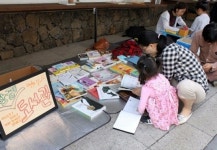 예술벼룩들이 몽땅 이중섭거리로 움직이네