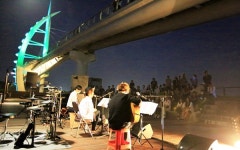 새연교 야경 속 아름다운 하모니