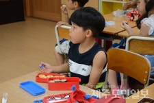 급식 파업에 학생들 도시락 먹는 날