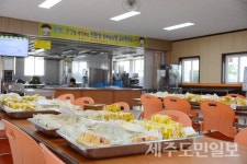 급식 파업에 학생들 도시락 먹는 날