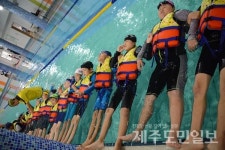 생존수영 구명조끼에 대한 믿음부터