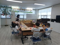 반딧불이 작은 도서관, 토토북 진행