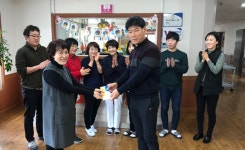 제주고등학교 주무관, 상명복지재단 노인전문요양시설 효사랑에 후원금 전달