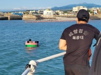 제주서 고무튜브 탄 채 표류객 연이어 구조