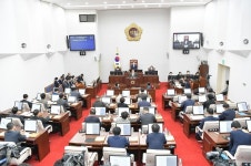 제주도의회 제411회 제2차 정례회 이틀째 도정질문