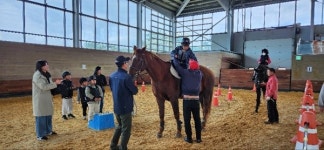 한국마사회 제주목장, 조천초등학교 교래분교에 승마교실 개강