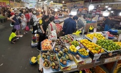 상인 모두 떠난 서귀포 성산오일장…제주 전통시장 인정 취소