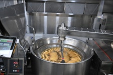 인공지능 조리로봇, 전국 첫 학교급식 현장 투입…제주여상 시범 운영 돌입