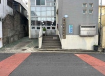 계단 출입구에 급한 경사까지…제주 투표소 절반 부적합