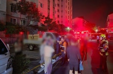 새벽 제주 아파트서 화재…주민 10여 명 대피·3명 연기 흡입