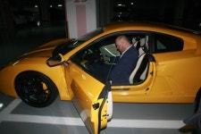 F1 Racing & Tom Potter Visit Oullim Motors SPIRRA for First Time