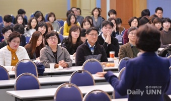 강정애 숙명여대 총장, 직원과 대면 소통