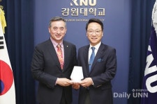강원대, 후원회장에 김영철 바인그룹 회장 선임