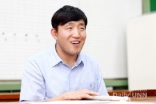 대구 최초 시각장애 영어교사 이우호씨 화제