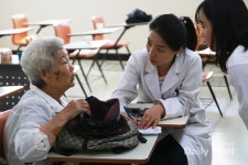 국제대학교 안경광학과, 평택 부락복지관 검안봉사