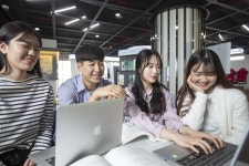 [2020 전문대 수시/경남정보대학교] 입학이 곧 취업… 4년 연속 부산지역 전문대 취업률 1위