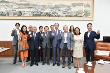 학교법인조선대학교 제3기 이사회 이사장에 김이수 전 헌법재판관 선출