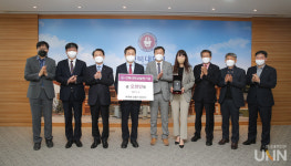 ㈜휴벳 오홍근 대표, 전북대 대학원 발전 위해 발전기금 기부