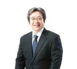 군산대 총장, 22억원 지원금 편취 혐의 재판 시작