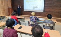 우송대, 노인 대상 스마트폰 활용법 교육