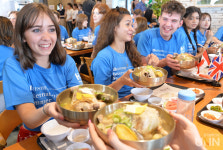 이열치열 삼계탕 체험하는 한성대 국제여름학교