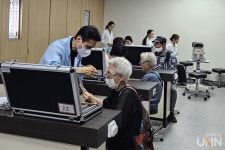 동남보건대, 국민연금공단과 취약계층 무료 시력 측정 봉사