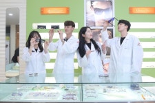 [연중기획 전문대, 지자체 협력이 답이다] ⑩대구보건대 지역특화 안경광학과 AI융합안경디케팅, 전국 유일 전공 개편
