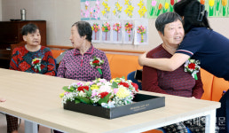 백석대, 어버이날 맞아 지역 어르신과 따뜻한 동행