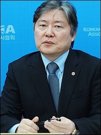 불신임 이후 더 바빠진 노환규, 선거·고소 준비