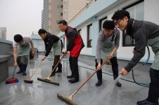 삼진, 판매 적립금으로 4월 봉사활동