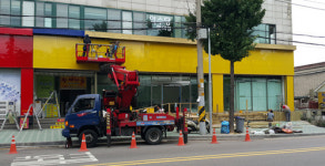 병원 출입구 인근 약국개업 준비…주변약사들 들썩
