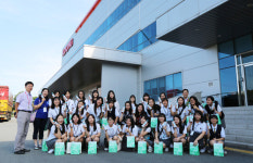 일동제약 안성공장에 여고생 등 30여명 견학