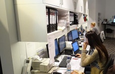 3초만에 아스피린 찾는 로봇…독일약국을 가다