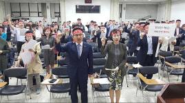 화상투약기 논란 확산…붉은 머리띠 두른 약사들