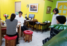 자연애약국 2층에 비밀이 있다는데
