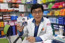 약국열며 피우지 못한 가수의 꿈, 60대에 재도전