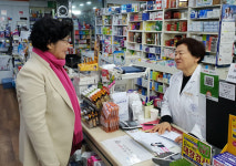 [서울] 양덕숙, 강남 심야약국 방문해 약사 격려