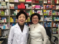 70세 여약사 콤비, 탁구대회서 노익장 과시