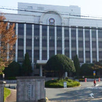 법원 창원경상대병원 부지 약국 2곳, 원내로 봐야