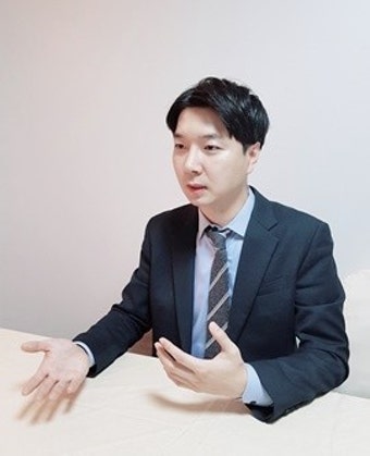근무약사→사시합격→연수원 차석…이젠 김앤장으로