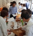동대문구약 회원 50명, 한방축제 무료 투약 참여
