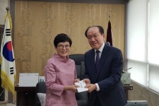강남구약, 한국마약퇴치운동본부에 후원금 전달