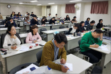 밤을 잊은 부산 약사들…12년째 이어지는 한방 열공
