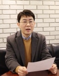 제약사 15년→음악평론가 변신...인문학 권하는 약사