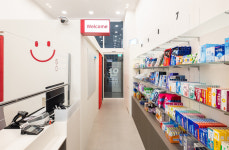 틀 부숴버려...유 약사와 민 약사의 개국 도전기