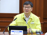 원스톱진료소 1만개 확충…진단키트 약국·편의점 허용