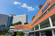 가장 가까운 약국이 300m...미금역 주변 30여곳 밀집